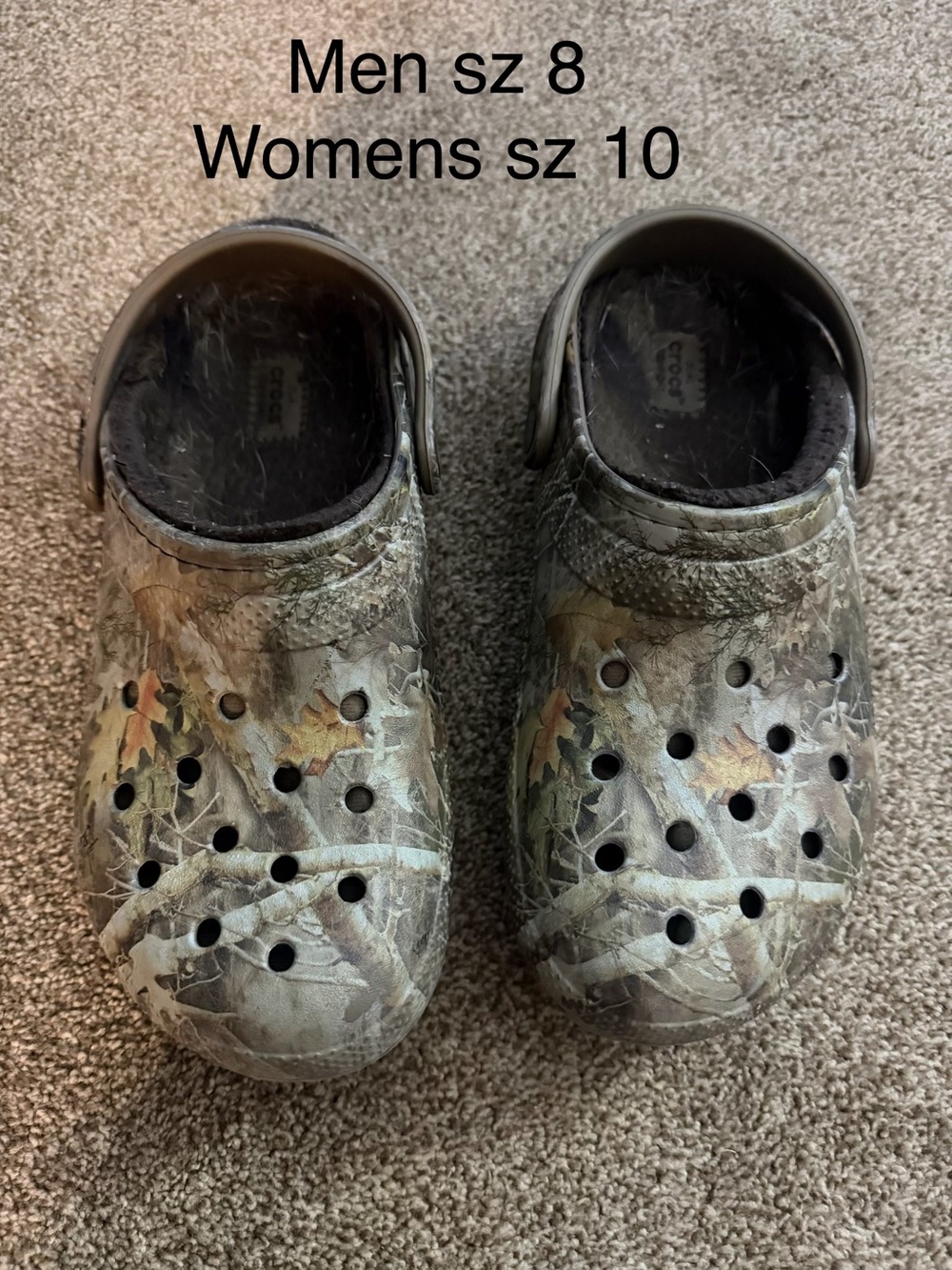 Crocs Camo. Mens 8/womens 10. Dogs hair stuck inside in soul